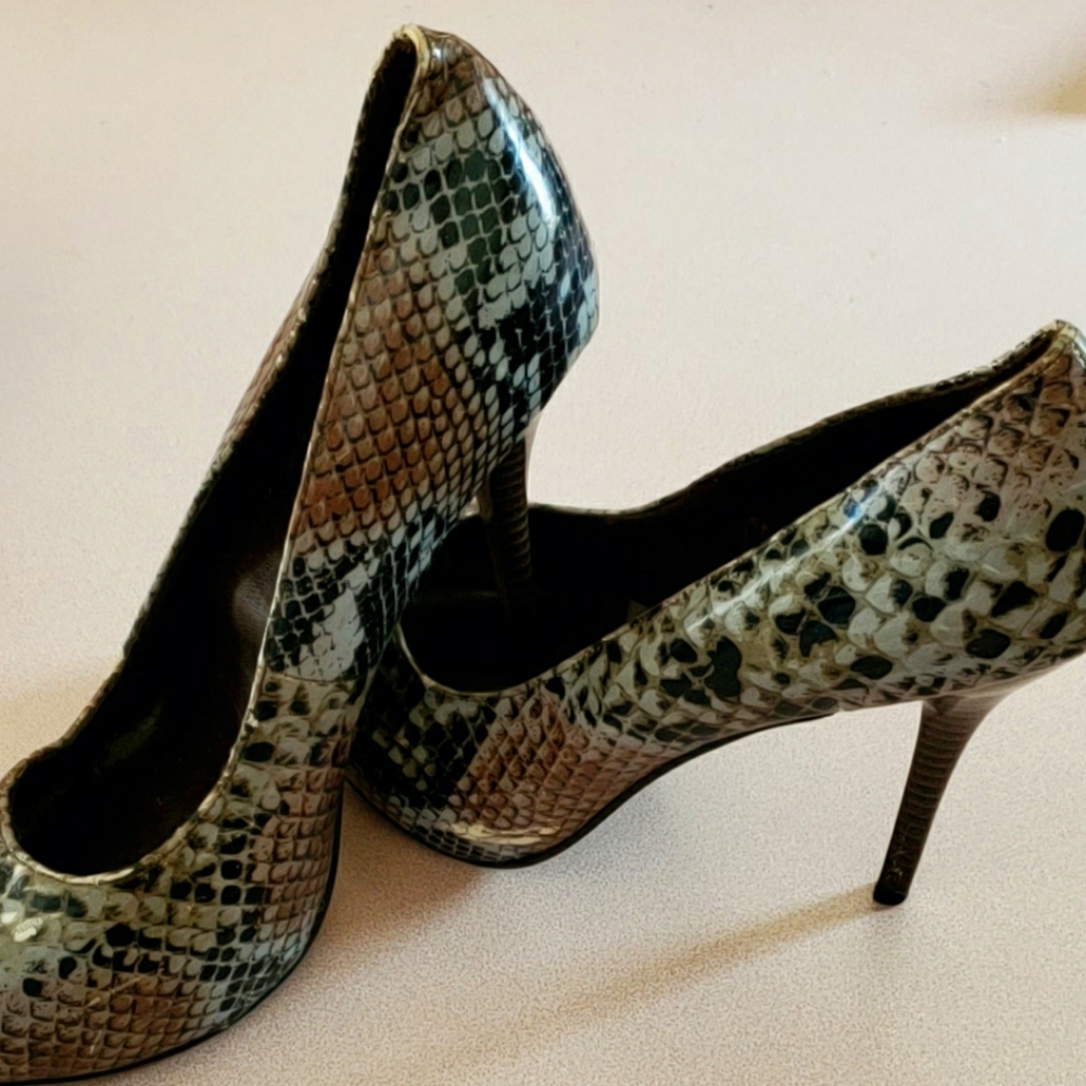 Snake Skin Pumps - Picture 2 of 6